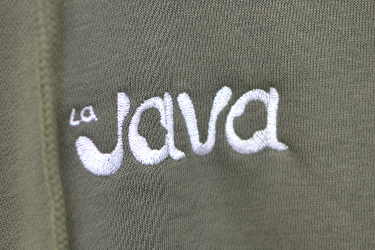 broderie une couleur sur sweat