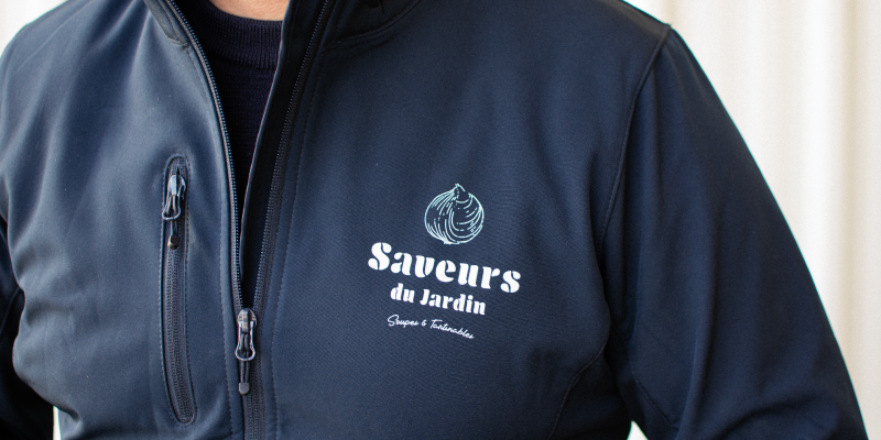 transfert sur softshell bleu marine